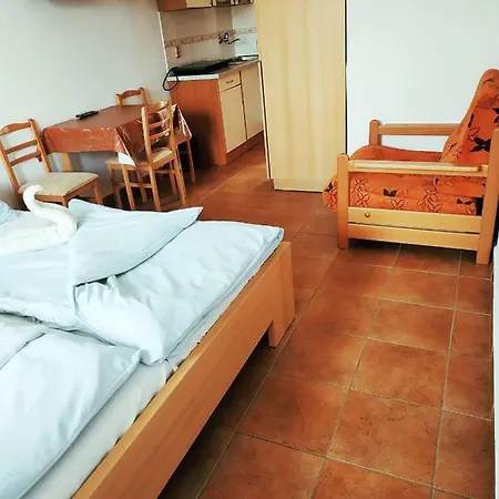 Pod Hradem Cornstejn * Oslnovice